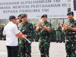 Kementerian Pertahanan Serahkan Alpalhankam ke TNI
