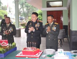 HUT Ke-79 TNI, Kapolda Riau Beri Kejutan kepada Danrem 031/Wira Bima