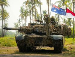 Pasukan Gabungan TNI-ADF Laksanakan Operasi Amfibi Di Pantai Banongan