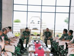 Pangkogabwilhan I dan Beri Pengarahan di Korem 033/WP