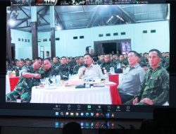 Panglima TNI Bersama Menhan RI Merayakan Malam Pergantian Tahun Bersama Ribuan Prajurit di Papua