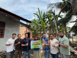 Jumat Berkah, Green Palma Beri Bantuan Pembangunan Toilet Rumah Warga Kurang Mampu di Kampar